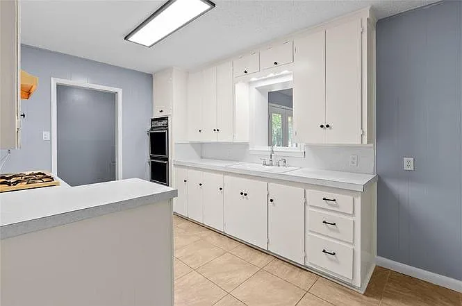 4001 Western Cir — Photo 30