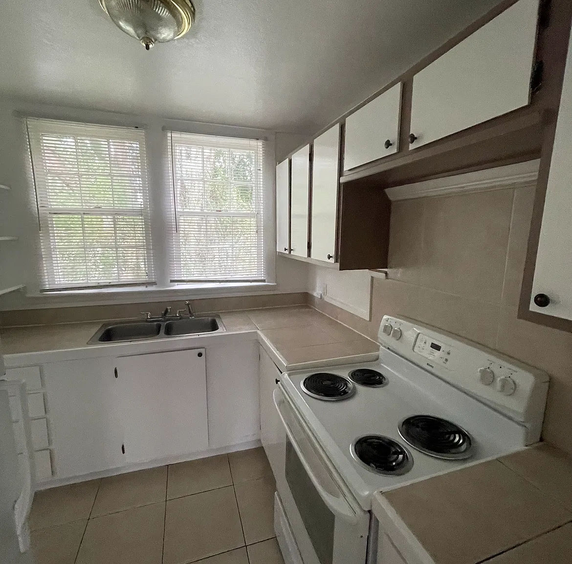 1107 Webster Street - B — Photo 4