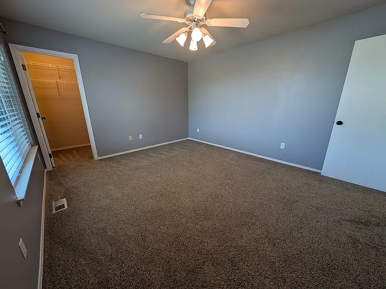 2233 Wallace Loop — Photo 21