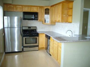 1934 N Hollywood Way #E, Burbank, CA 91505