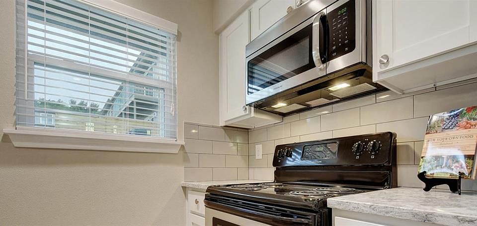 2nd image of 3819 Southway Dr APT 209