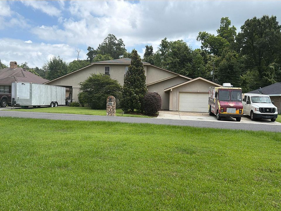 1st image of 161 Castle Dr