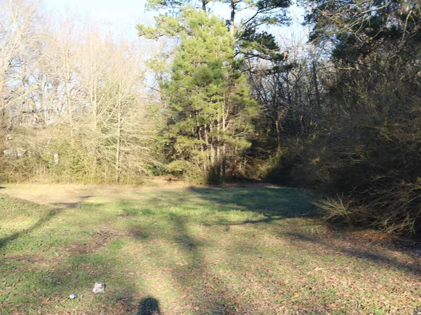 N Bradford St, Gilmer, TX 75644