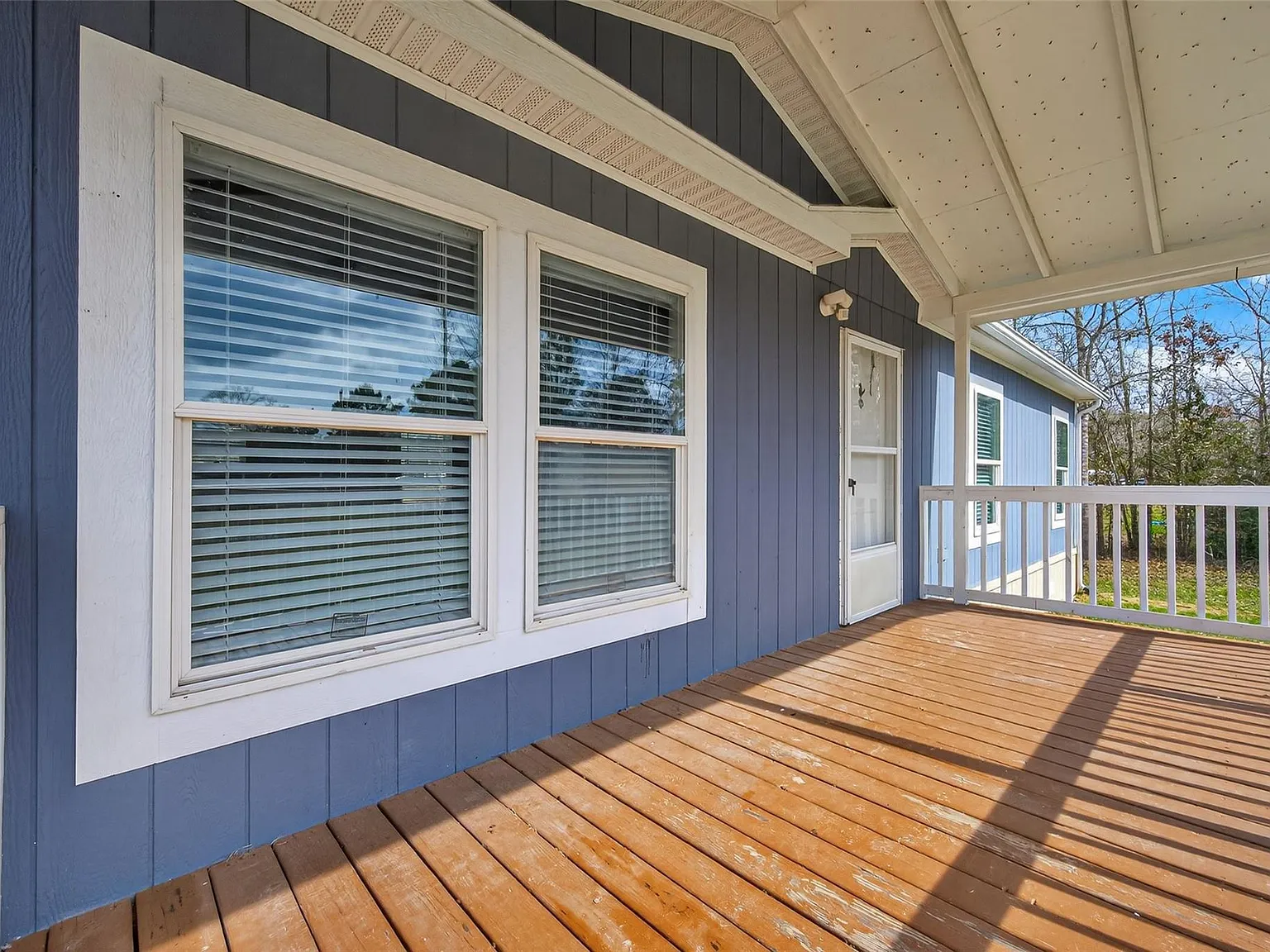 3 bed, 2.0 bath, 1560 sqft, $1,595 — Photo 3