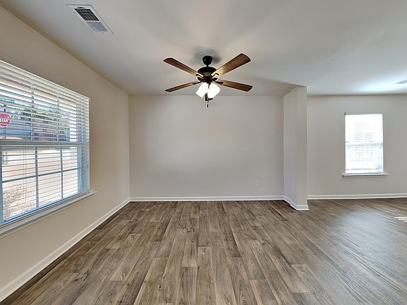 3rd image of 206 Charterhouse Ave