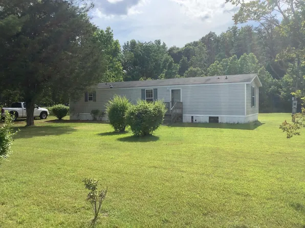 415 Healys Rd, Locust Hill, VA 23092