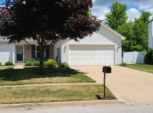 1153 Newcastle Ln, Aurora, IL 60506