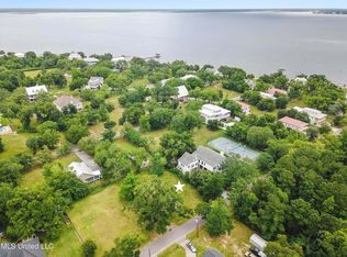 117 Boardman Ave, Bay Saint Louis, MS 39520