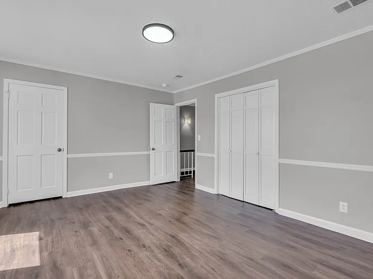 400 Forrest Blvd #9 — Photo 3