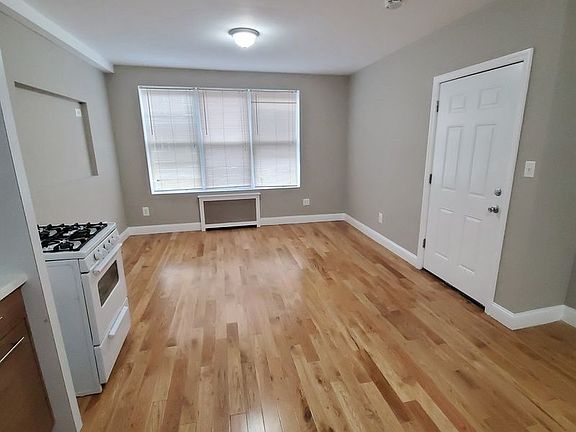 2nd image of 2833 49th St #1
