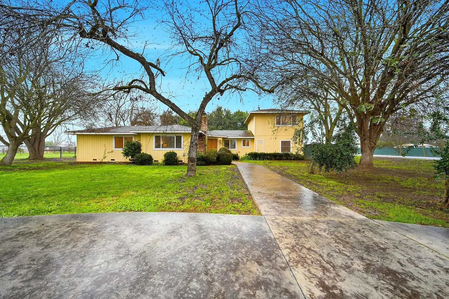 3 bed, 1931 sqft, $2,975 — Photo 2