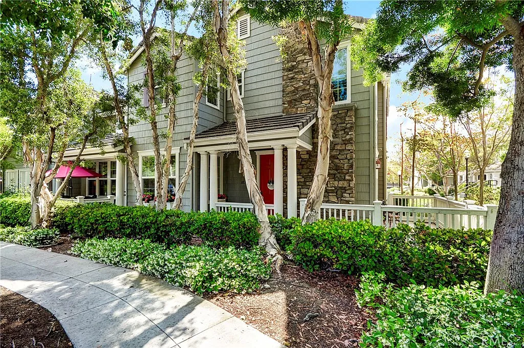 3 bed, 2.5 bath, 1736 sqft, $4,395 — Photo 1