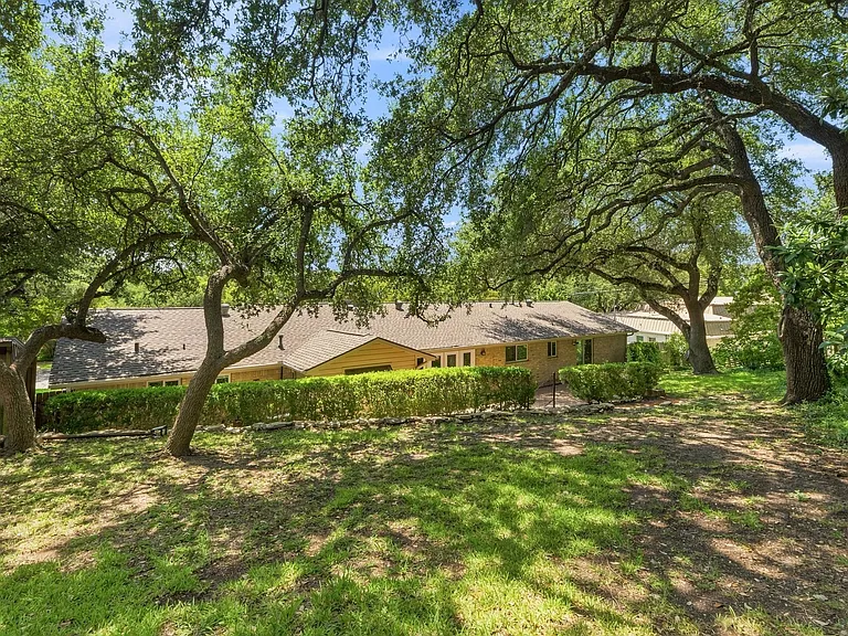 2802 Pecos St — Photo 35