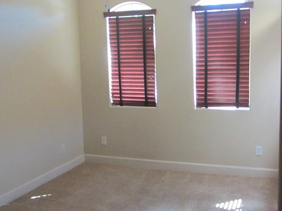 4th image of 10818 W Woodland Ave