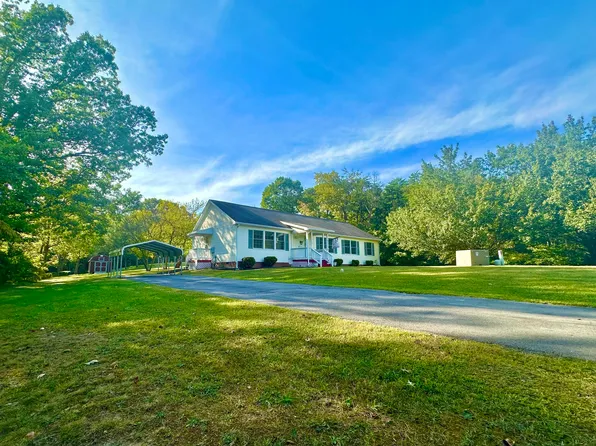 1518 Farley Pl, Clifton Forge, VA 24422