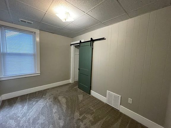 4th image of 733 Crescent St NE #2