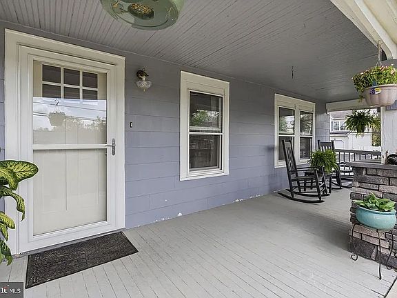 2nd image of 224 Oakdale Ave #1