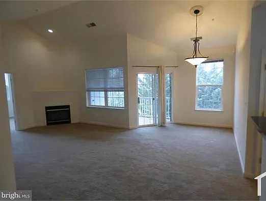3 bed, 1500 sqft, $2,990 — Photo 2