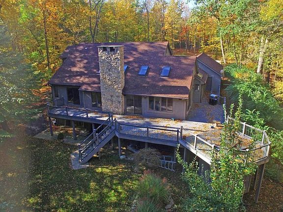 4th image of 10661 Edgewood Dr