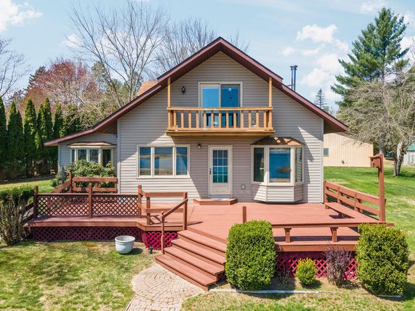 612 W River Ct, Gladwin, MI 48624