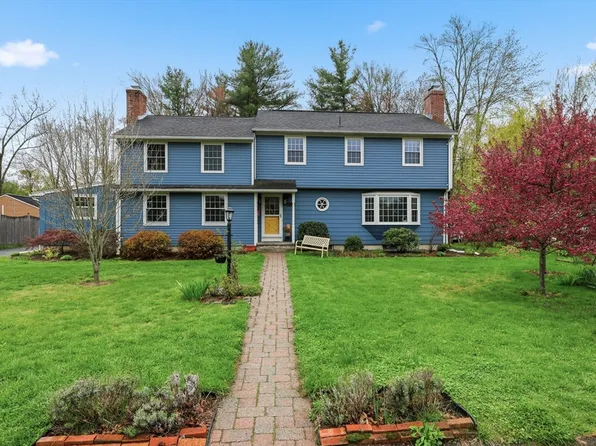 99 Blackberry Ln, Northampton, MA 01060