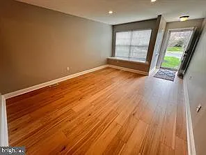 3 bed, 2.5 bath, 2138 sqft, $3,350 — Photo 3