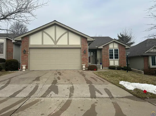 6404 SW Castle Ln, Topeka, KS 66614