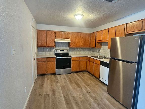 3rd image of 4005 Hitchrock Dr #B