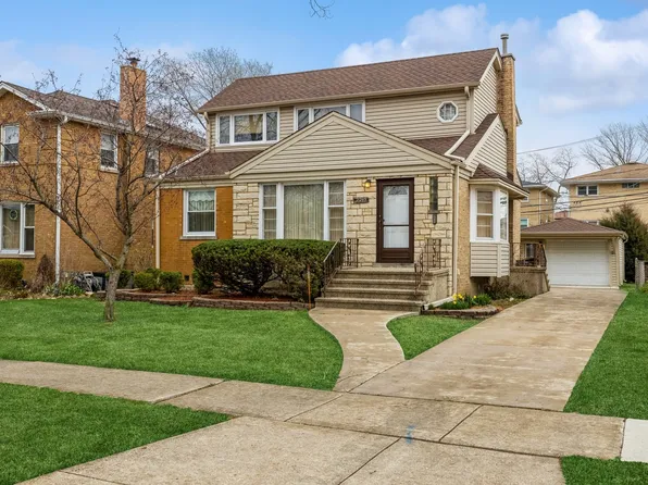 2245 S 18th Ave, Riverside, IL 60546