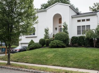 29 Hillcrest Ter, Verona, NJ 07044