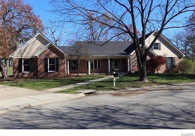 Sprawling Ranch located on a nearly 1 Acre private lot on a cul-de-sac