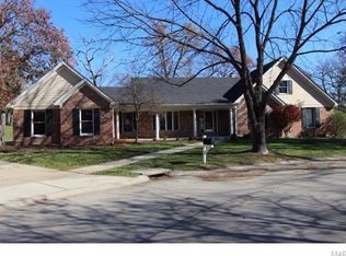 16443 Andraes Dr, Chesterfield, MO 63005
