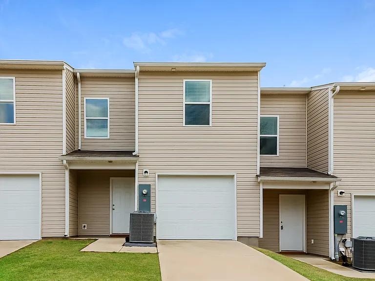 323 Century Dr — Photo 14