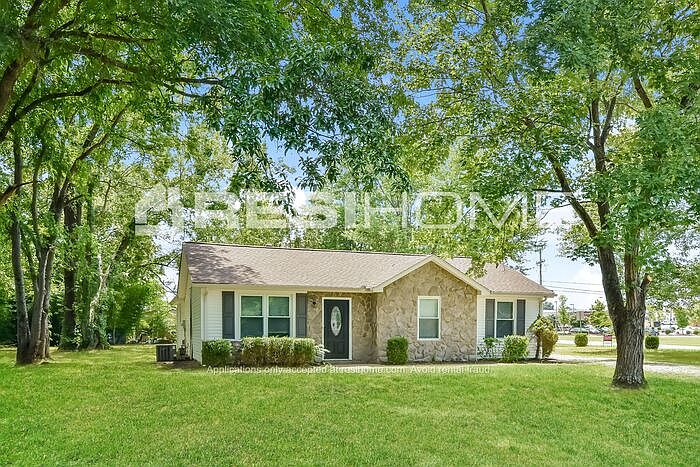 1st image of 100 Vanderford Ln
