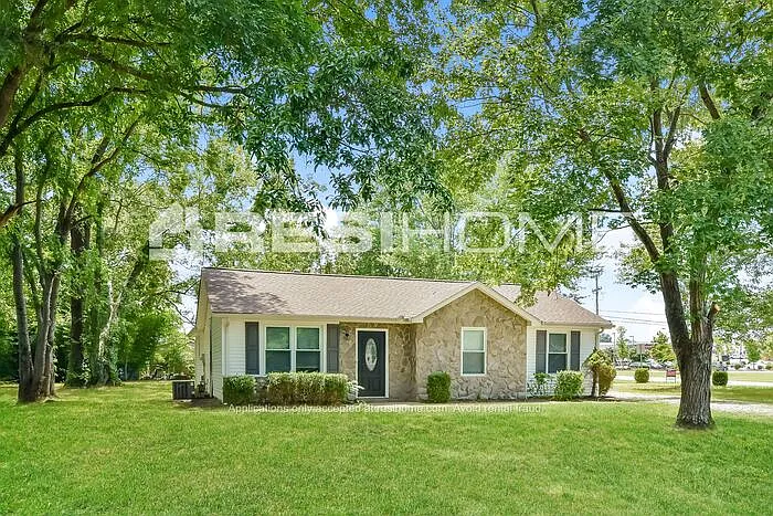 100 Vanderford Ln
