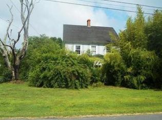 11 Lake St, Onancock, VA 23417
