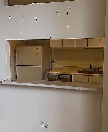 3rd image of 80 Elizabeth St APT 5D