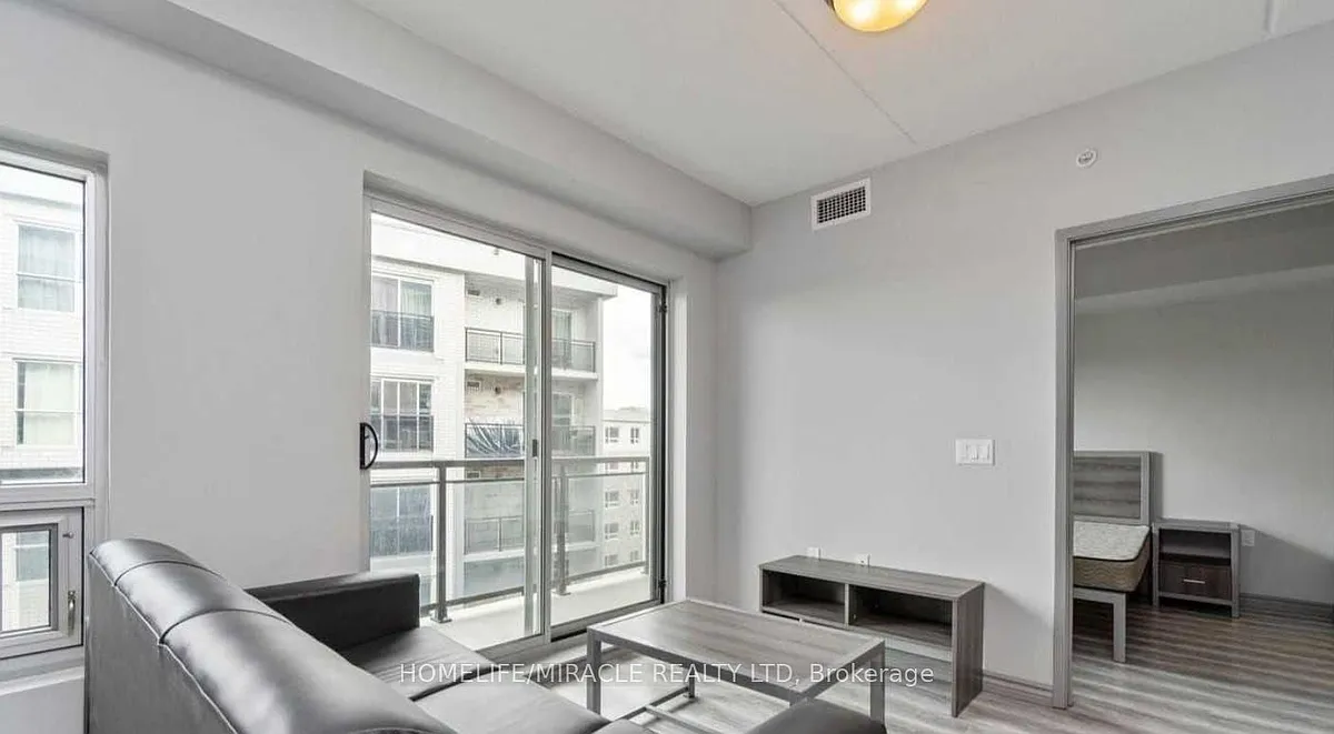 Building Photo - 275 Larch St #206