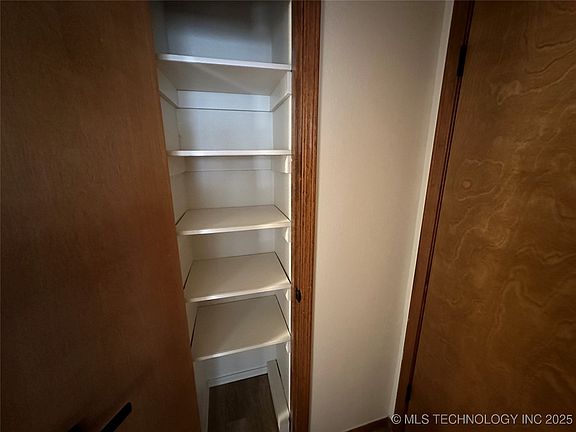 4th image of 301 E Washington Ave #107