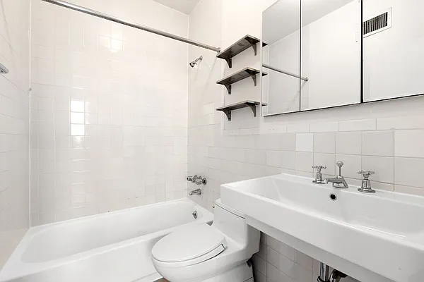 Rented by Compass | media 9