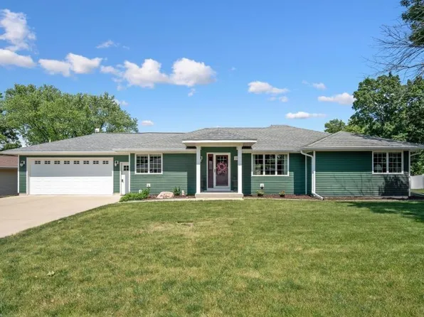 208 Terrace Dr, Hudson, IA 50643