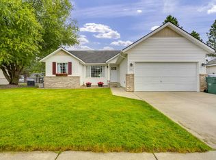 7467 W Macaw Ln, Rathdrum, ID 83858