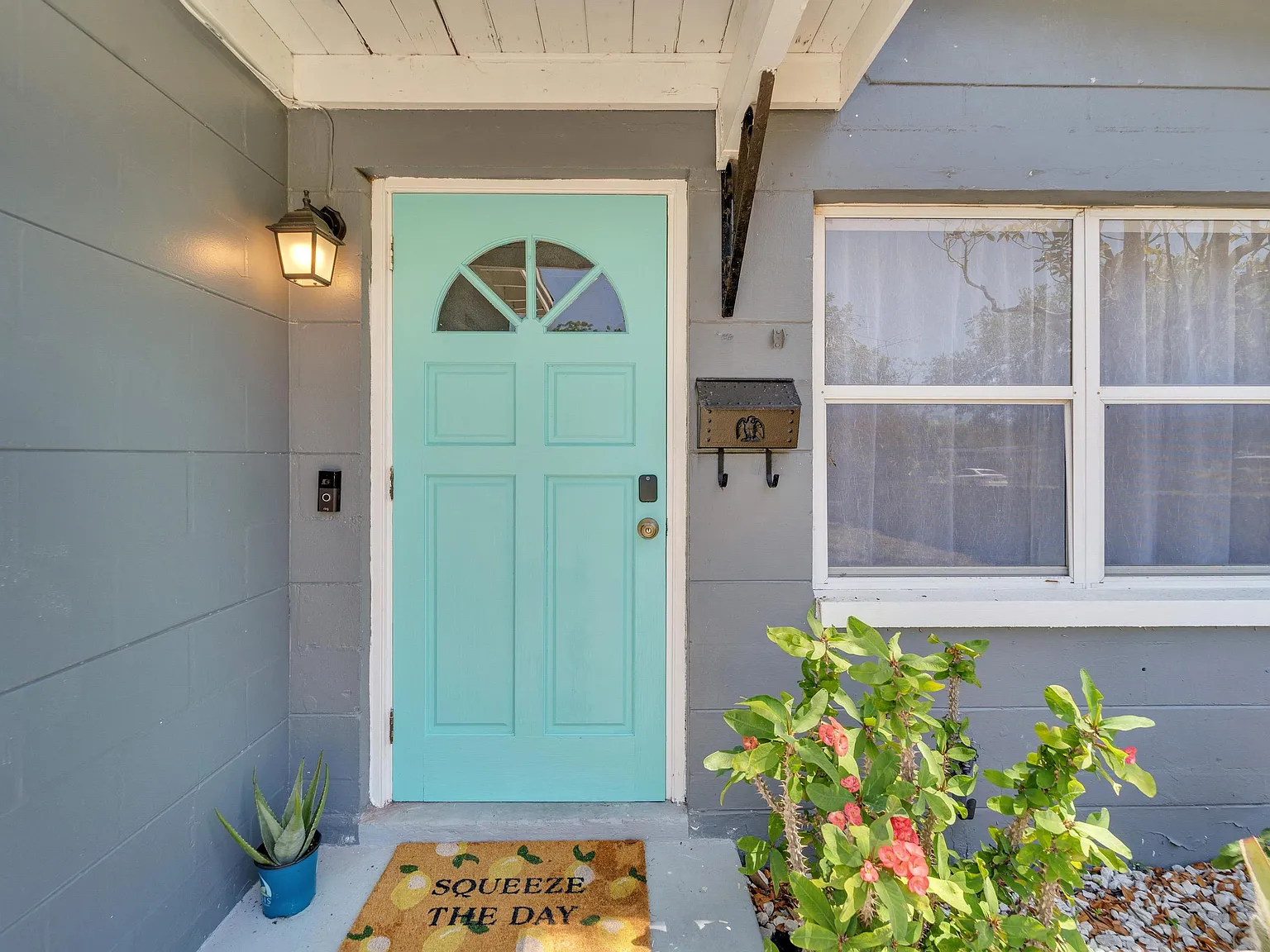 3 bed, 904 sqft, $2,800 — Photo 1
