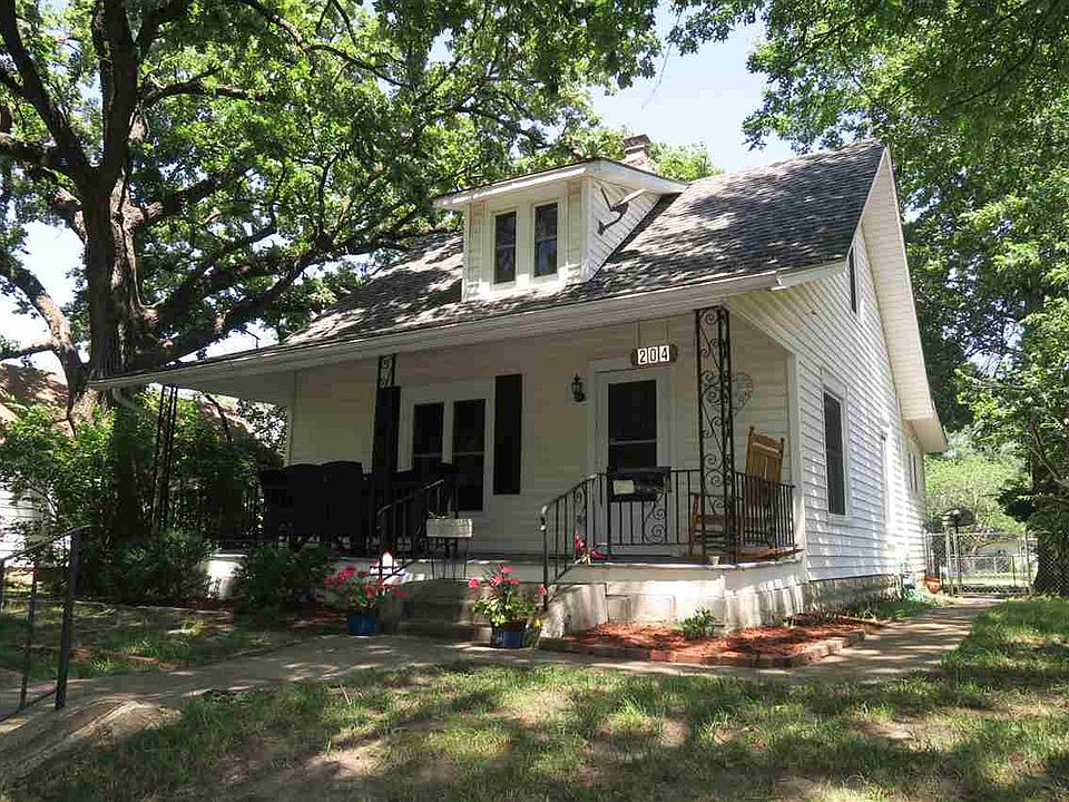 1st image of 204 NW Courtland Ave