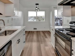2640 NW 56th St APT 302, Seattle, WA 98107