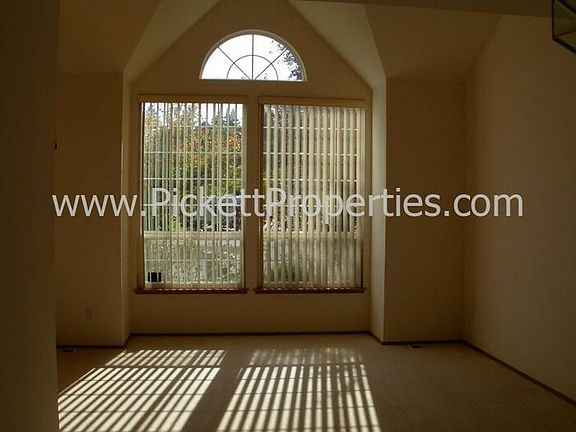 4th image of 355 Blackstone Ct