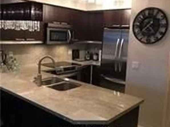 650 Sheppard Ave E, Toronto, ON