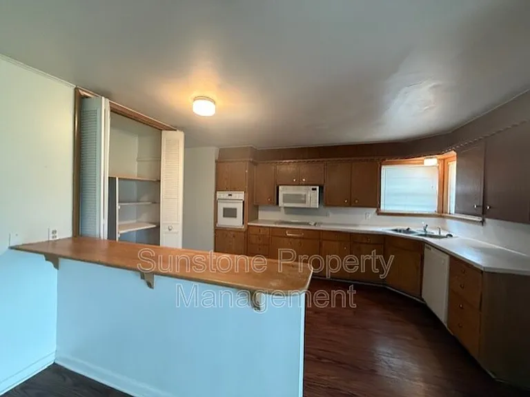 8281 E 33rd Pl — Photo 8