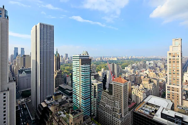 Rented by Siderow Residential Group | media 14