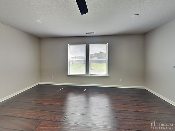 2nd image of 3355 Pikes Peak Dr